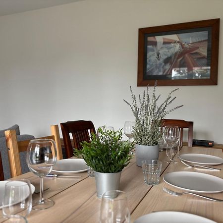 La Fromagerie Maison Lumineuse Et Spacieuse Beau Sejour 5 Ch 2 Wc 1 Sdb Grand Jardin Clos 5Mn A Pied Commerces 10 Mn Plage Omaha Beach Proche Plages Du Debarquement Trevieres Luaran gambar