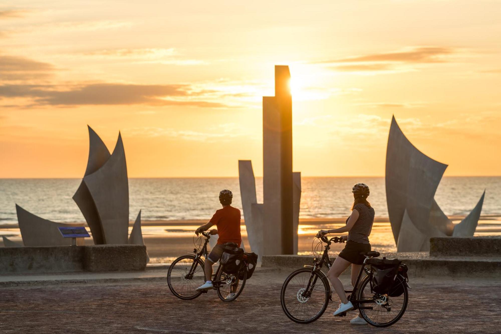 La Fromagerie Maison Lumineuse Et Spacieuse Beau Sejour 5 Ch 2 Wc 1 Sdb Grand Jardin Clos 5Mn A Pied Commerces 10 Mn Plage Omaha Beach Proche Plages Du Debarquement Trevieres Luaran gambar