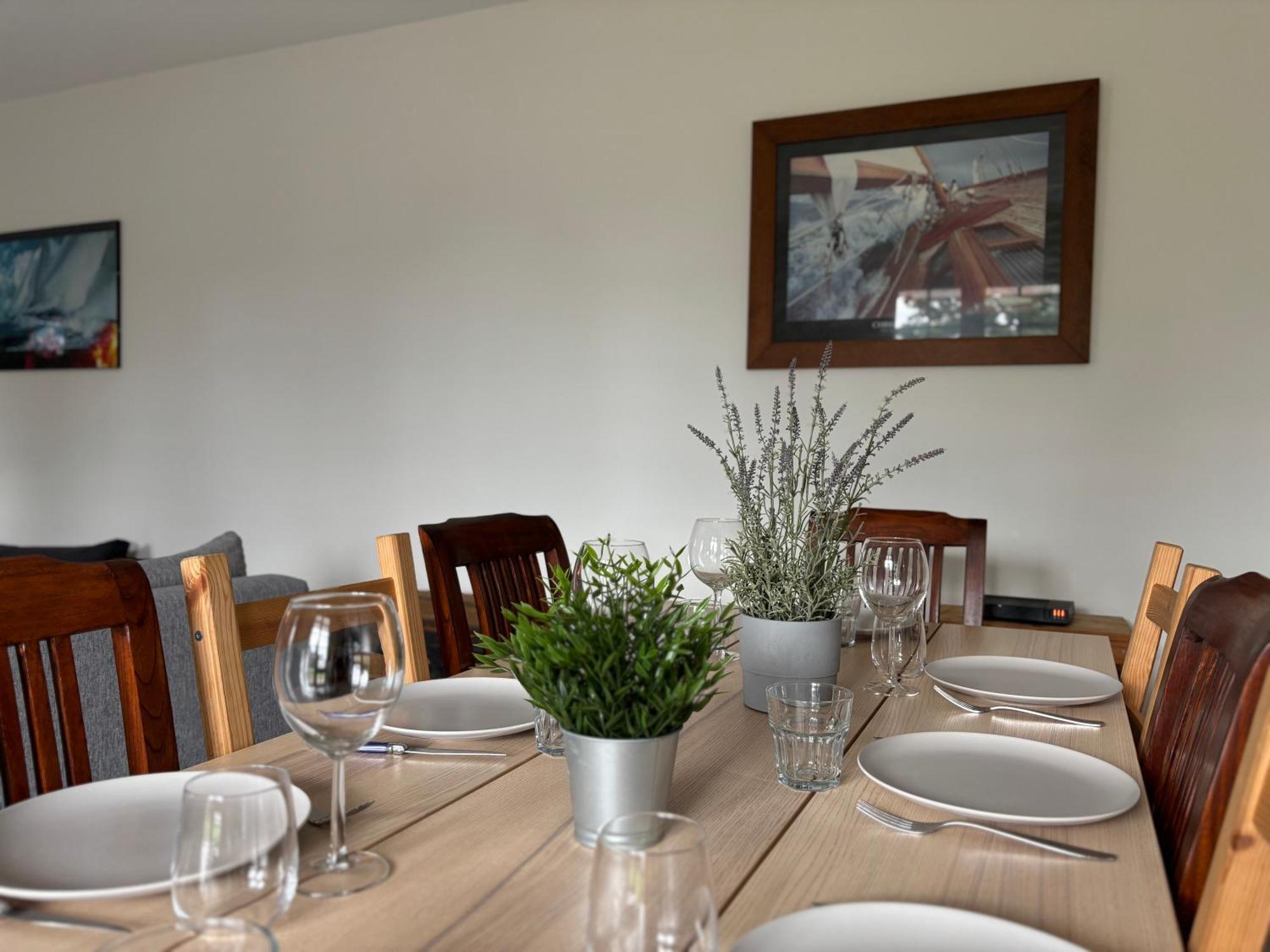 La Fromagerie Maison Lumineuse Et Spacieuse Beau Sejour 5 Ch 2 Wc 1 Sdb Grand Jardin Clos 5Mn A Pied Commerces 10 Mn Plage Omaha Beach Proche Plages Du Debarquement Trevieres Luaran gambar
