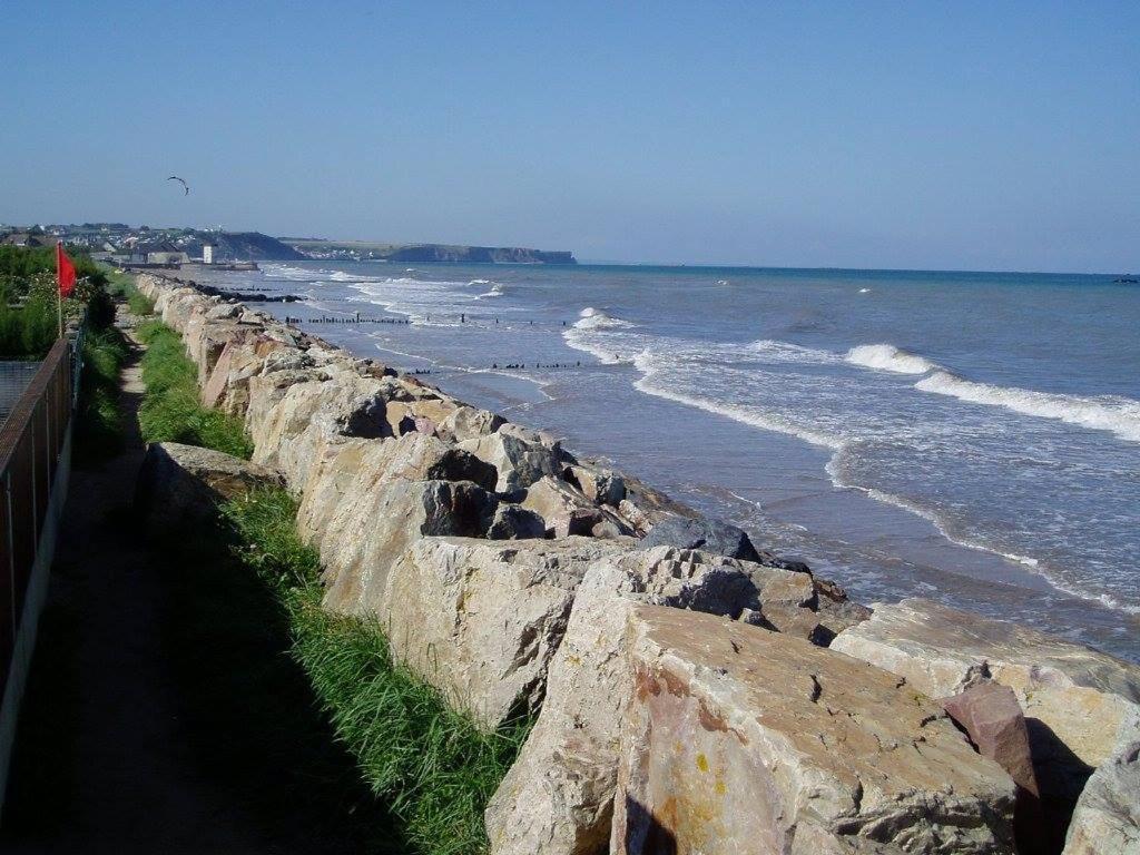 La Fromagerie Maison Lumineuse Et Spacieuse Beau Sejour 5 Ch 2 Wc 1 Sdb Grand Jardin Clos 5Mn A Pied Commerces 10 Mn Plage Omaha Beach Proche Plages Du Debarquement Trevieres Luaran gambar