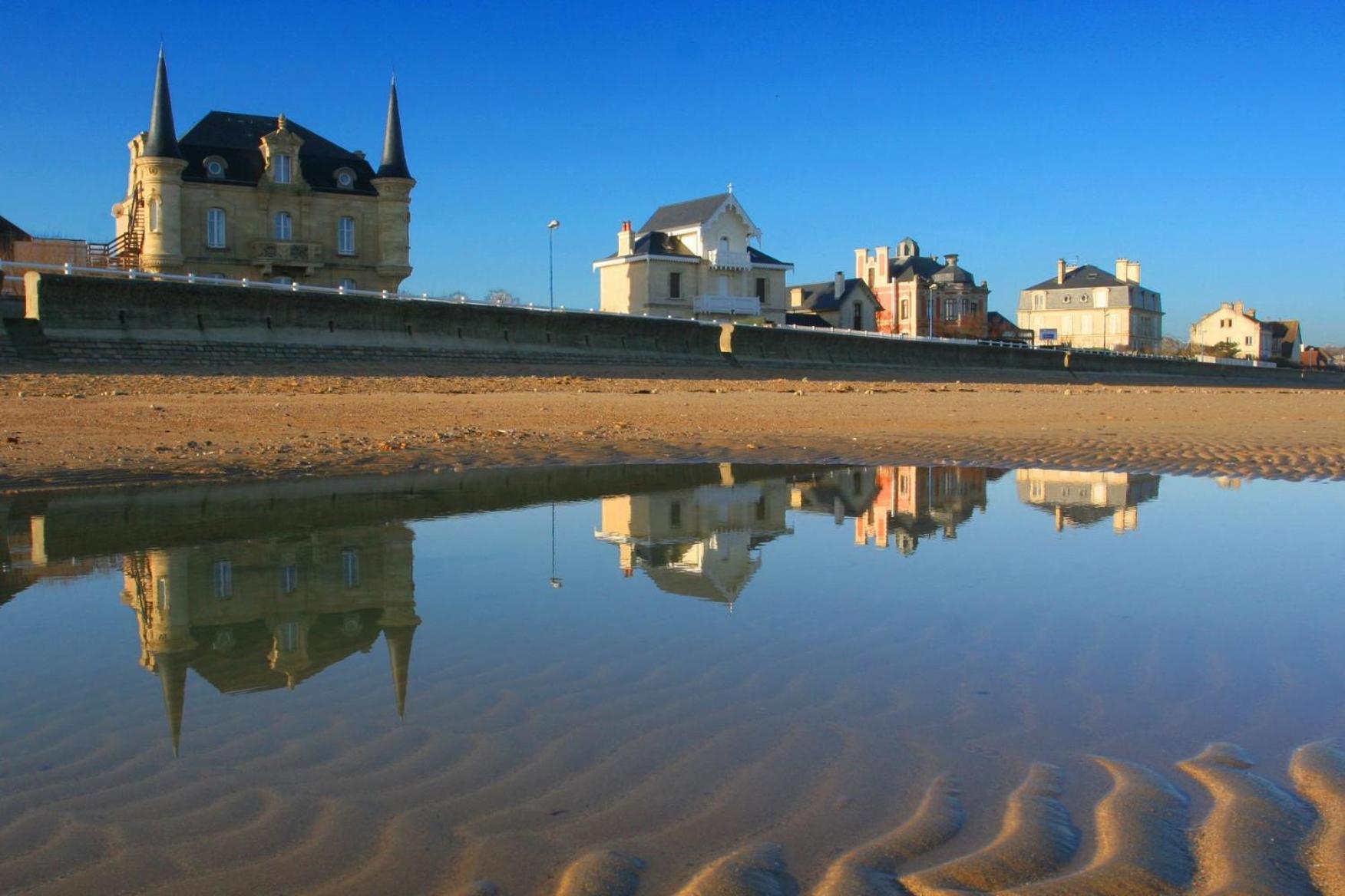 La Fromagerie Maison Lumineuse Et Spacieuse Beau Sejour 5 Ch 2 Wc 1 Sdb Grand Jardin Clos 5Mn A Pied Commerces 10 Mn Plage Omaha Beach Proche Plages Du Debarquement Trevieres Luaran gambar